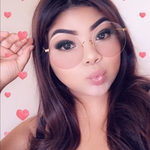 Meet your Posher, Ana